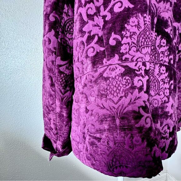 Isaac Mizrahi Live Velvet Scroll Jacquard Snap Front Jacket QVC - Picture 5 of 15